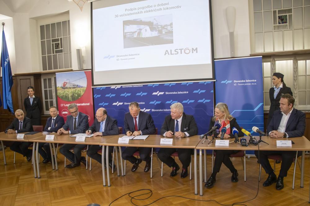 SŽ-Tovorni promet signed a contract for the purchase of 30 new multi-system electric locomotives